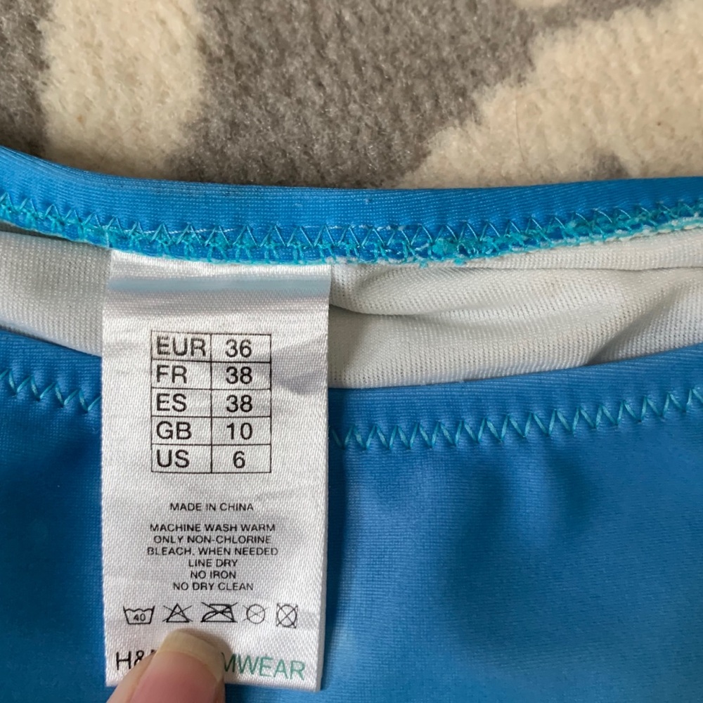 H & M two piece swimsuit - Picture 5 of 5